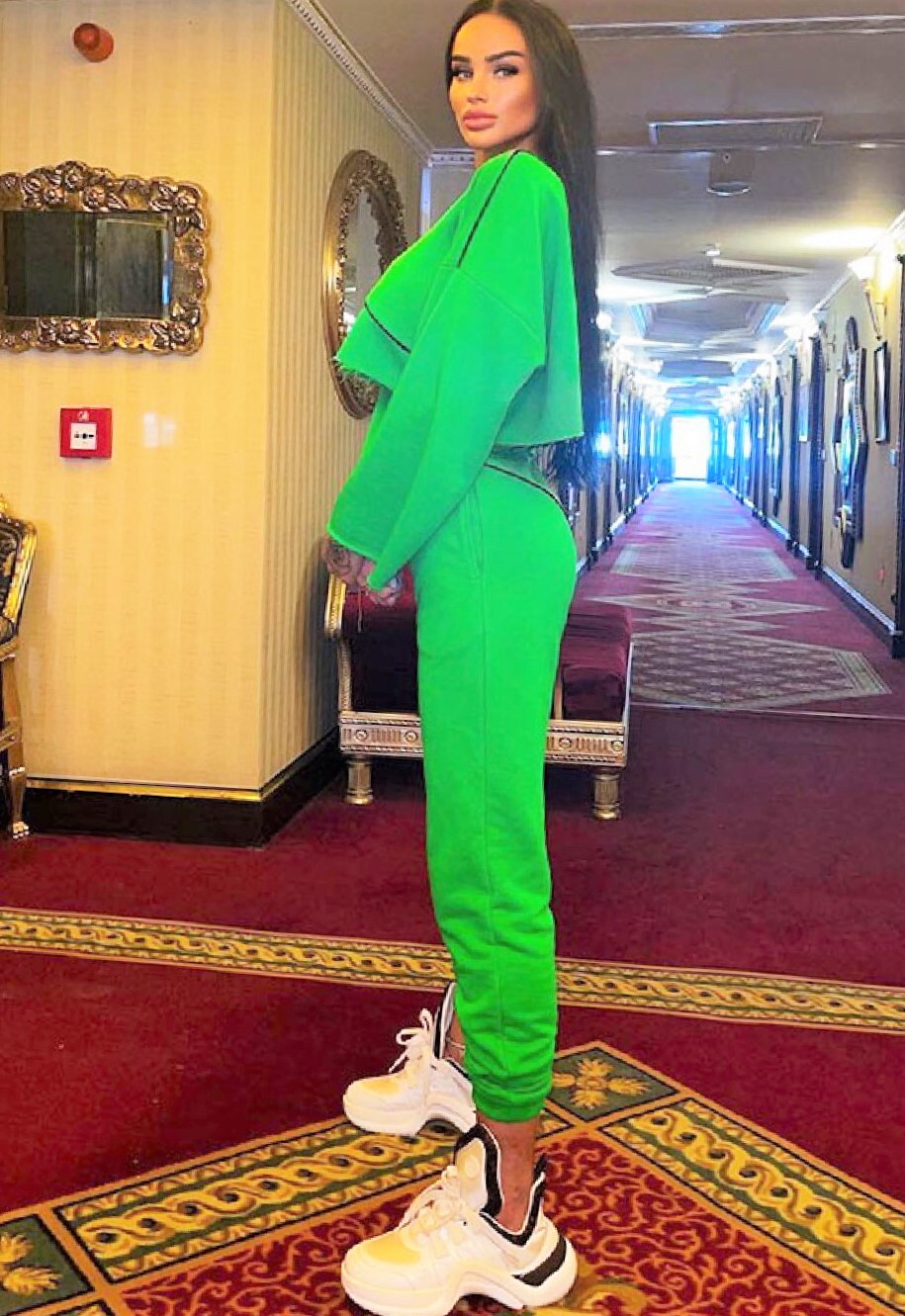Проститутка Даша Брюнетка c 3 размером груди у метро Дунайская СПб Фото - 2